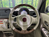 【純正革巻きステアリング】上質な革を使用することで、手にしっかり馴染みとても運転しやすいハンドルです♪