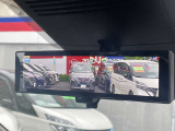 スマートルームミラーになっています 8人乗車時でも後方確認ができます