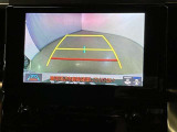 バックガイドモニターで、後方を確認しながら安心して駐車することができます。運転初心者も熟練者も必須の機能ですよ!