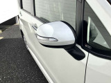 ドアミラーターンランプがが付いているので対向車や歩行者からの視認性に優れています。