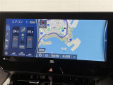 いまや必須装備「ナビゲーション」搭載!知らない場所に、スイスイッとドライブ。なんて便利な機能でしょうか?もう、これなしではハンドルを握れませんね!でも、運転中の操作は危険ですのでご注意ですね☆