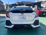 バック時目視しにくいクルマの周囲をカメラで映し出し、安全・安心駐車をサポート♪バックの苦手な方も後ろがハッキリ見えるので安心ですよ♪