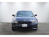 BMWのまさに「顔」ともいえる「キドニー・グリル」は、他の追随を許さない存在感を誇り、「キドニー・グリル」を見かけただけでBMWの風格を感じさせます!!