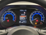 【メーターまわり】ドライバーから見やすい位置にあって安全運転に寄与します。マルチインフォメーションディスプレイでは、クルマに関する情報の確認はもちろん、各種安全機能・装備のON/OFFも設定可能。