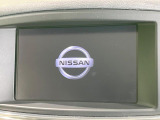 【メーカー純正ナビ】インテリアに溶け込むスタイリッシュな「専用設計」メーカーナビを装備♪視認性や操作性など基本性能にも優れ、より上質なカーライフをお楽しみいただけます。