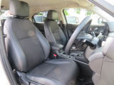 前席の画像です。是非運転席に座っていただき視界等をご確認ください。