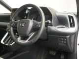 見通しのよいすっきりとした視界で、誰でも運転しやすいです。運転のしやすさは疲れにくさにも繋がりますよ♪