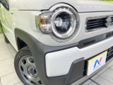 【LEDヘッドライト】悪天候や夜間走行時も良好な視界を確保し安心して運転できる高輝度LEDヘッドライトを装備!点灯速度が早く、消費電力も抑えられています。