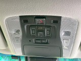 【両側スライドドア】駐車場で隣の車との間隔が狭く乗りにくい時、スライドドアなら安心!ドアオープン時も幅を取らず、開口部が広いので乗り降りがとっても簡単です。大きな荷物の出し入れも後席から可能♪