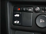 ◆片側電動スライドドア◆狭い駐車場でも乗り降りが楽々♪お子様が隣の車にドアを当ててしまう心配もございません!小さなお子様連れの方もこれで安心。