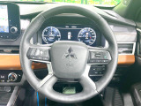 【純正革巻きステアリング】上質な革を使用することで、手にしっかり馴染みとても運転しやすいハンドルです♪