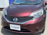 LEDヘッドライト装備。暗い道や、天候の悪い日でも視界良く運転できます。