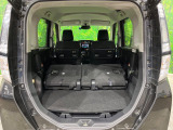 普段のお買い物や通勤、送迎等に十分な荷室スペースを確保しております。セカンドシートを倒すと、大きな荷物の積載も可能です♪