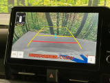 【バックカメラ】駐車時に後方がリアルタイム映像で確認できます。大型商業施設や立体駐車場での駐車時や、夜間のバック時に大活躍!運転スキルに関わらず、今や必須となった装備のひとつです!