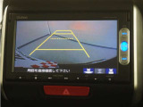 バックカメラ搭載です!車庫入れが苦手な人はもちろん、車両感覚に自信がある人にもお勧めです!見えない箇所が見えるようになるので、低い障害物や隠れてしまっている子供の存在等にも気付く事が出来ます。