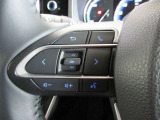 ステアリングより手を離さずマルチインフォメーションディスプレイ・オーディオ・ハンズフリーの操作が可能。
