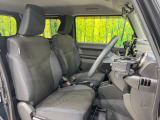 運転席シート廻りは使用感も少なく、良好な状態となっています。前オーナー様が丁寧に使っていたことがよくわかりますね。