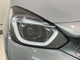LEDヘッドライトは、点灯の瞬間から最大光量を発揮し、突然暗くなるトンネルなどでの安定感を高めます。