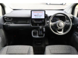 前席全体 目線も高く広い視界で安心して運転することができますね!