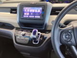 インターナビ搭載。従来のカーナビでは把握できない、より詳細な渋滞情報や防災情報などがわかり、便利なアイテムです。