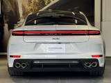 装着オプション:21Panamera Sports Designホイール ソフトクローズドア サイドウインドウトリム(ハイグロスブラック) プライバシーガラスを含む断熱遮音ガラス