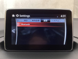 Bluetoothに接続することで、スマートフォンに入っている音楽アプリを車内で楽しめたり、通話が出来ます♪