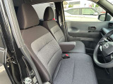 【ゆったりと運転してください】足元空間も広く、スムーズに乗り降りもいただけます♪