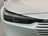 LEDヘッドライトは、点灯の瞬間から最大光量を発揮し、突然暗くなるトンネルなどでの安定感を高めます。