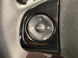 ステアリングにオーディオ操作スイッチが付いています。オーディオ画面に直接タッチしなくても操作が出来ますので、運転に集中できます。