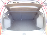 ◆定員乗車時のカーゴルームです。普段のお買い物の荷物やたくさんの収納が可能です。