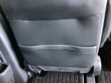 前席背面に、収納ポケットが付いています。
