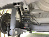 お車を安心してお乗りいただく為には、足回りの定期点検が欠かせません。サービスサポート(有償保証)では無料点検もご提供しており、安心のカーライフをお過ごしいただけるサポート体制が整っています。