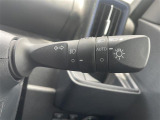 【 オートライト 】オートライトなのでライトの点け忘れを気にすることなく運転が出来ます。