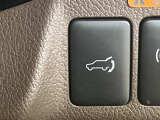【パワーバックドア】スマートキーや運転席のボタンを押すだけでリアゲートが自動で開閉します!荷物を持っている時や、高い位置にあるバックドアを閉める際に便利な機能です♪