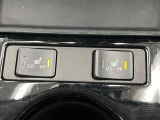 【シートヒーター】寒い日に重宝するシートヒーター!エアコンより早く温まってくれるので寒がりの人も安心ですね♪エアコンの温風は乾燥するから苦手、という方にもをおすすめです。