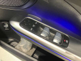 メモリー付き電動シートも装備されておりますのでシート位置を3パターン記憶できます。