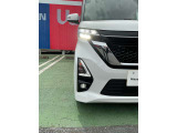 ヘッドライトはLED仕様で、明るく雨の日も安心です。フォグランプも付いています!