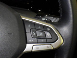 Travel Assist。設定した速度を上限に自動で加減速し、一定の車間距離,およ走行レーンを保つことでロングドライブの疲労を軽減します。