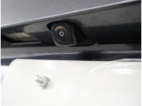 バックカメラが付いているので後方確認が非常にしやすいです。今や運転初心者も熟練者も必須装備!ついていて損はないですね♪