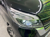 【LEDヘッドライト】悪天候や夜間走行時も良好な視界を確保し安心して運転できる高輝度LEDヘッドライトを装備!点灯速度が早く、消費電力も抑えられています。