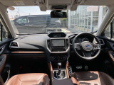 【運転席・インパネまわり】ハンドル・シート・フロアーなど隅々までプロによるクリーニング済み☆彡キレイな車内でドライブが一層快適にお楽しみいただけます!!