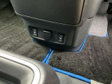 運転席と助手席のシートヒータースイッチです。