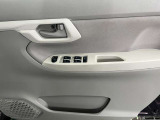 乗り降りもしやすいお車になります★