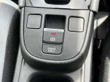 【電動パーキングブレーキ】パーキングブレーキを指先だけで操作可能です。力の弱い人にも安心してブレーキをかけていただけます。
