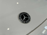 メルセデス・ベンツ[認定中古車]は、メルセデス・ベンツ日本株式会社が認定するメーカー保証制度が適用される中古車です。これは正規販売店のみで認められた保証制度です。