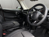 ◆LIBERALAは、輸入車選びの新たなスタイルを提案するインポート・セレクト・ブランドです。オーナー様となる方がクルマから直接感じる感性を第一にした、最良の一台との出会いをコーディネートいたします。