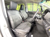 運転席まわりには十分なスペースがあり、大柄な方でもゆったり運転していただける環境です。