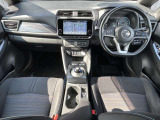 運転席内装の全体像です。もちろんクリーニング済みで、室内もキレイです。