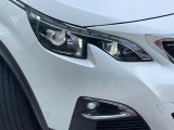 ●LEDヘッドライト:夜間走行時も良好な視界を確保し安心して運転できる高輝度LEDヘッドライトを装備!点灯速度が早く、消費電力も抑えられています。