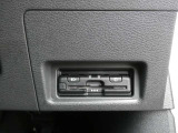 ETC付 料金所もスムーズに通れ、割引料金の適用もあります。ビルトインできれいに収まっており、見た目もスマートです。